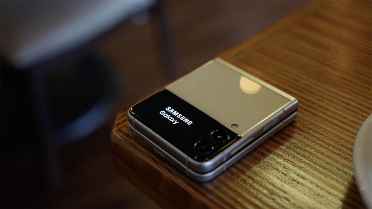 Samsung Galaxy Z Flip 4 official press renders leaked!