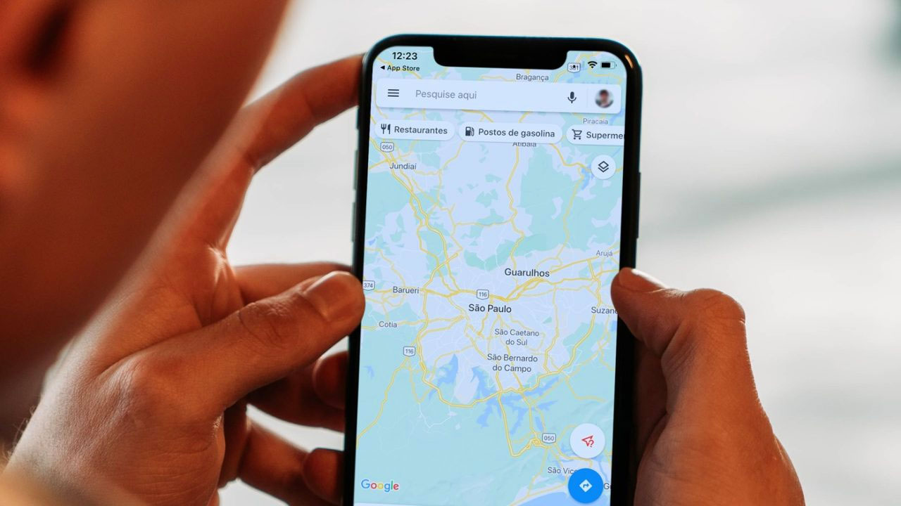 How to change location on iPhone