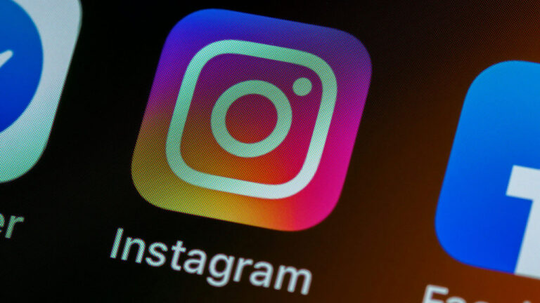 How to pin a comment on Instagram