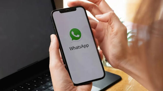 How to open Whatsapp Web on a PC