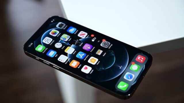 Apple shifts to China for display production!