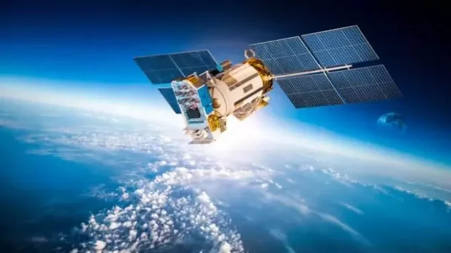 ESA’s Aeolus satellite disintegrates in controlled crash