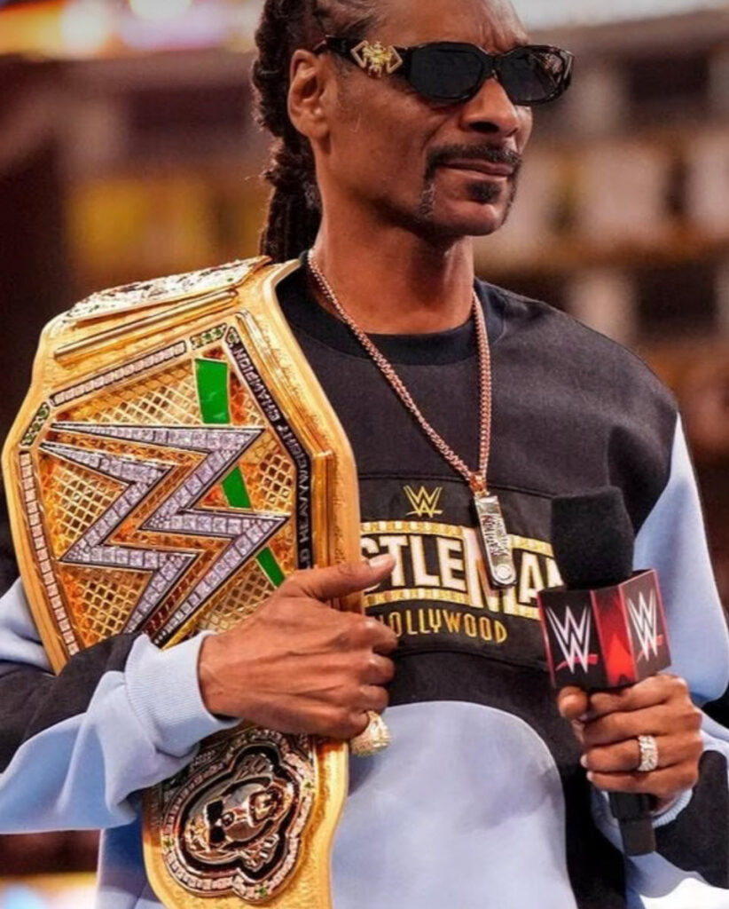 Snoop Dogg carries his money around his neck