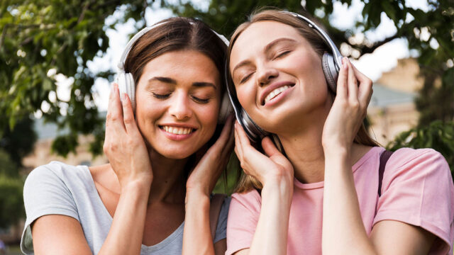 How to listen Spotify together with a friend?