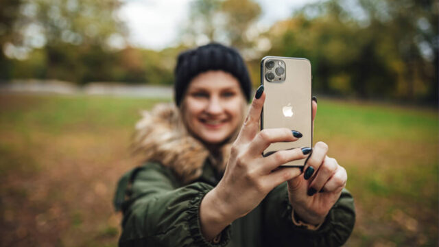 Selfie lovers here: Smartphones with the best front camera!