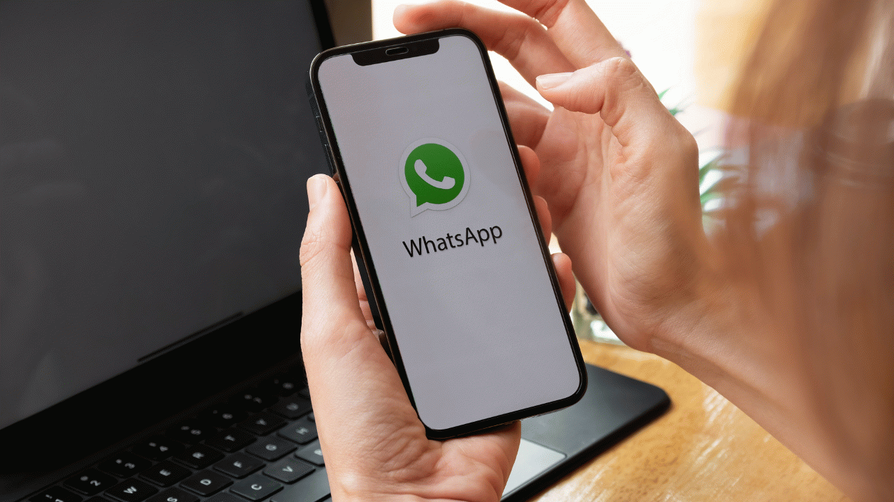 WhatsApp has introduced the feature of sending high-definition quality images!