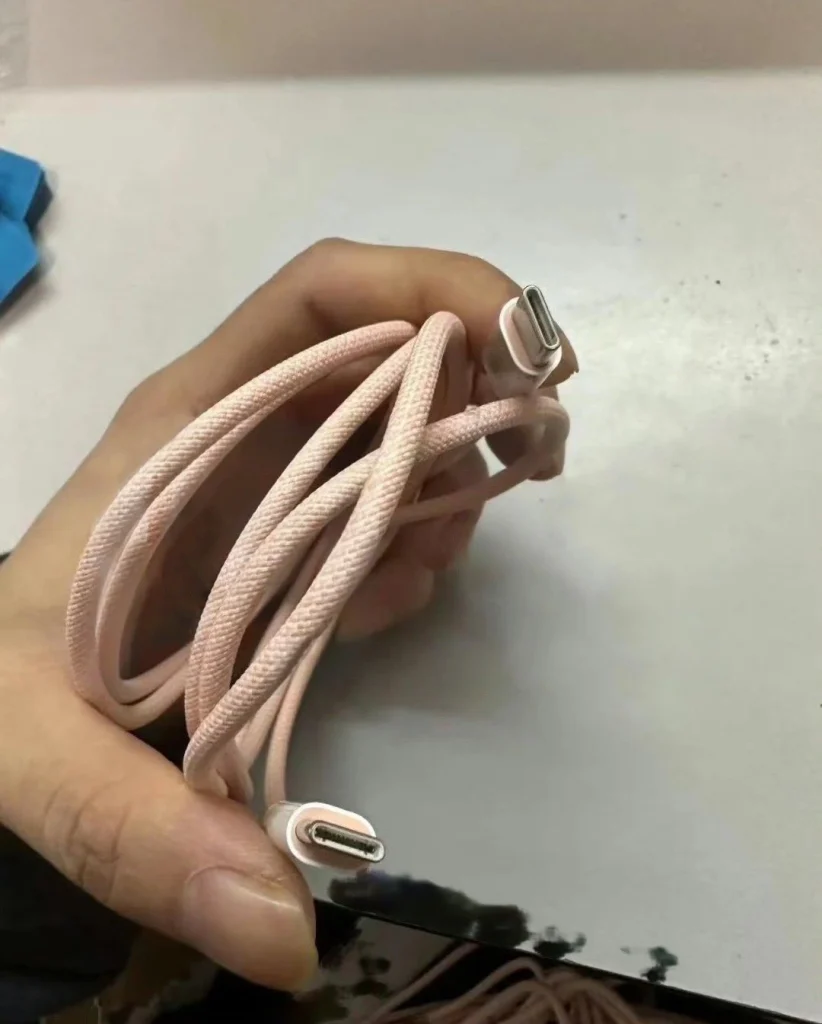 The braided charging cable for iPhone 15 has emerged!