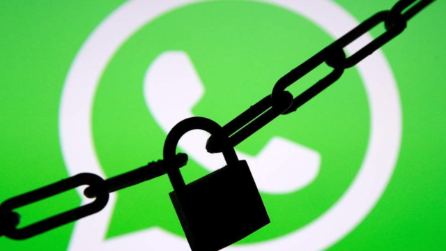 WhatsApp Web is getting a screen lock!