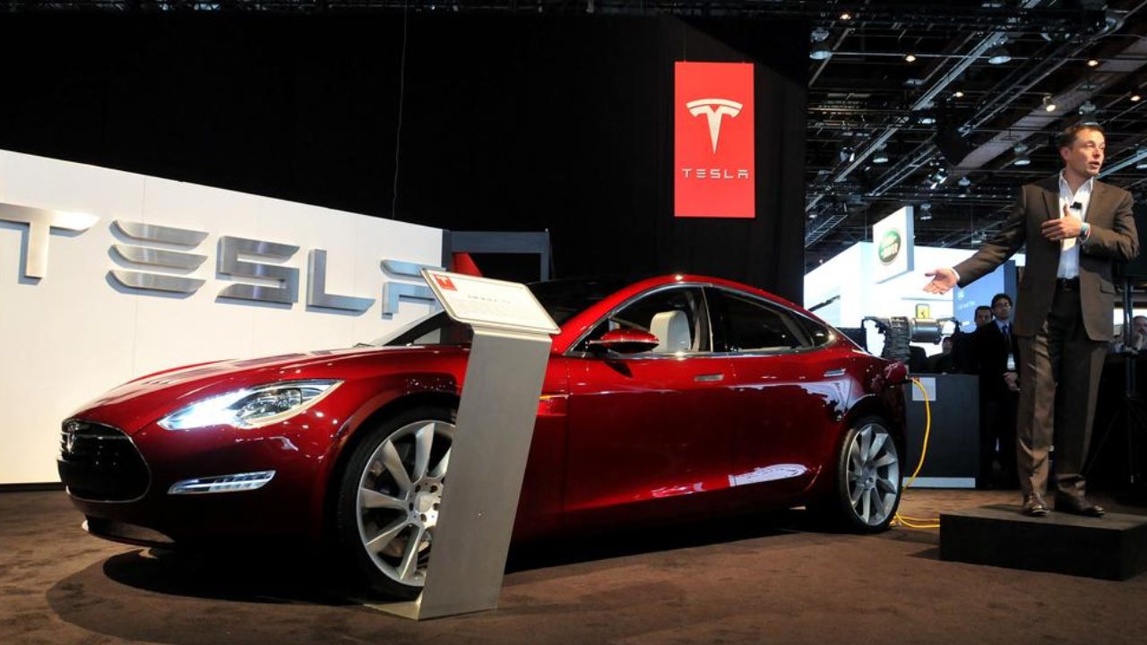 Leadership transition at Tesla: Vaibhav Taneja steps up as CFO