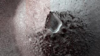 NASA shared a disturbing image from the surface of Mars! - ShiftDelete
