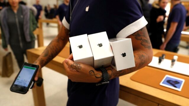 Scammers replaced thousands of fake Apple products with the real ones!