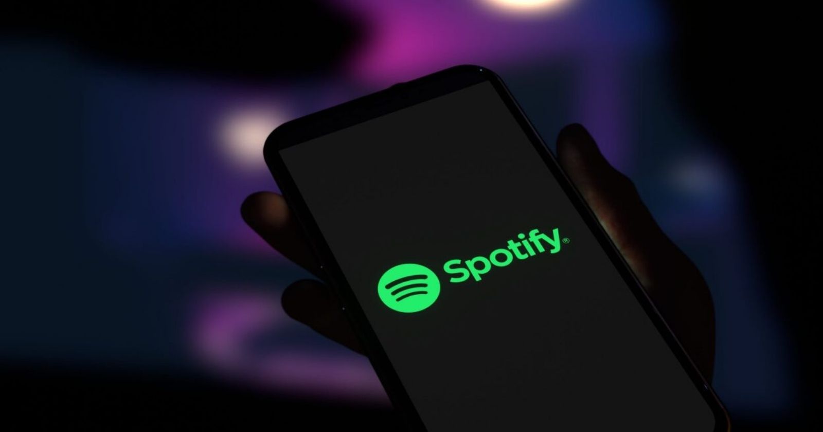 Spotify is limiting the features of free music listening!