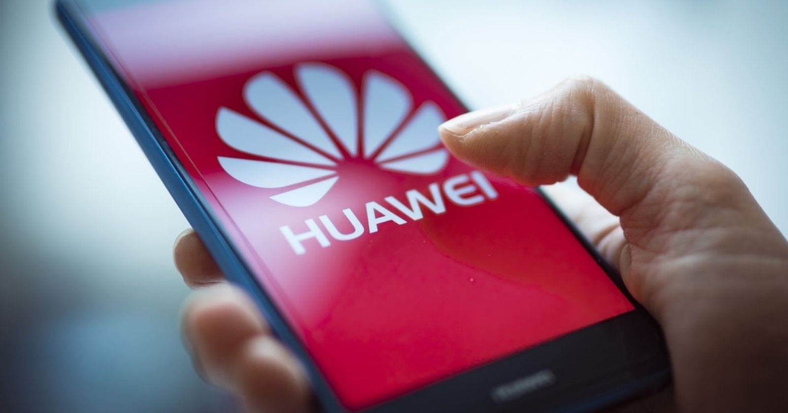Huawei is cutting support from Android applications!