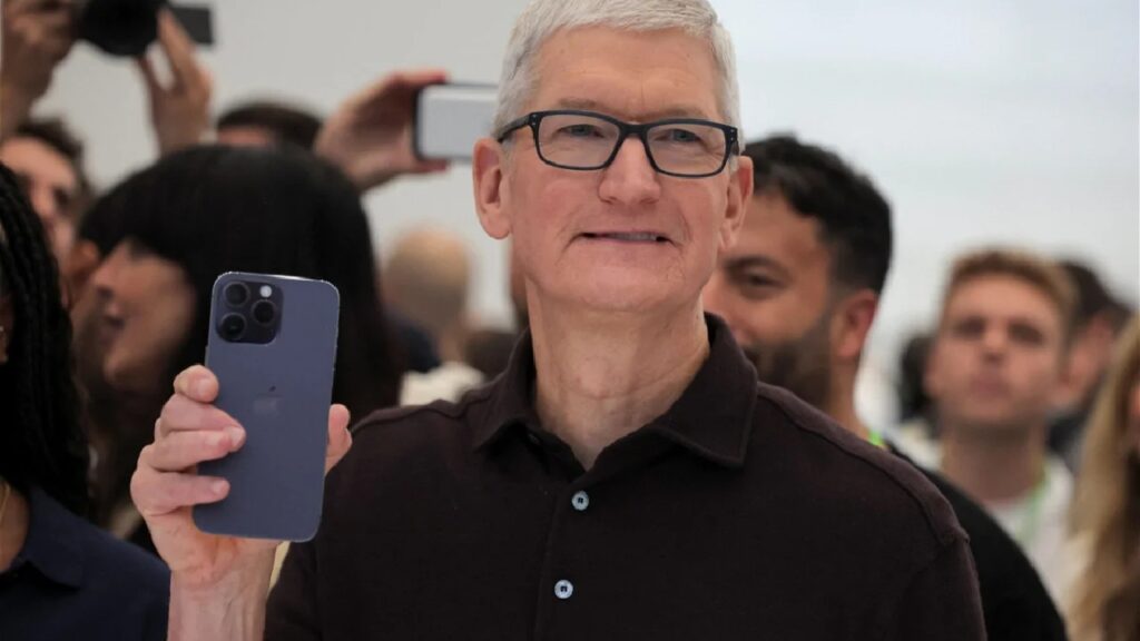 Tim Cook announced! How does Apple hire people