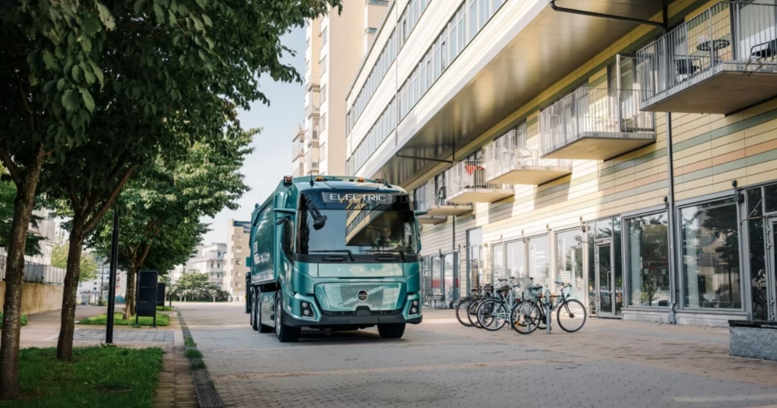 First in Volvo history! The first fully electric truck FM Low Entry