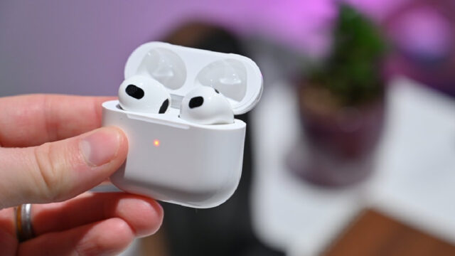 Are screen-equipped AirPods real? A return to iPod?