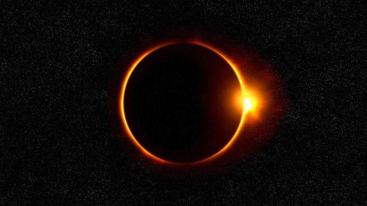 Capture the total solar eclipse with camera or smartphone!