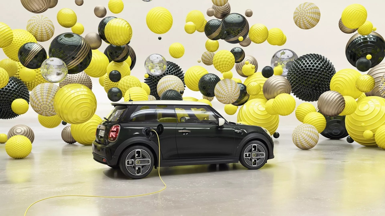 New warning from BMW for the Mini Cooper! Battery may explode