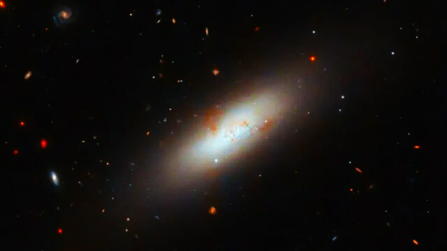 hubble-dwarf-galaxy-viewed