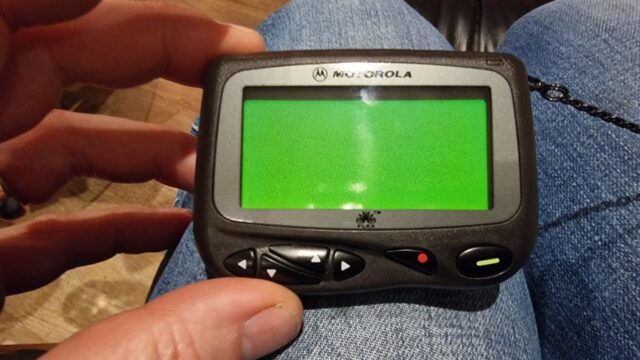 How did Israel detonate the pagers at the same time?