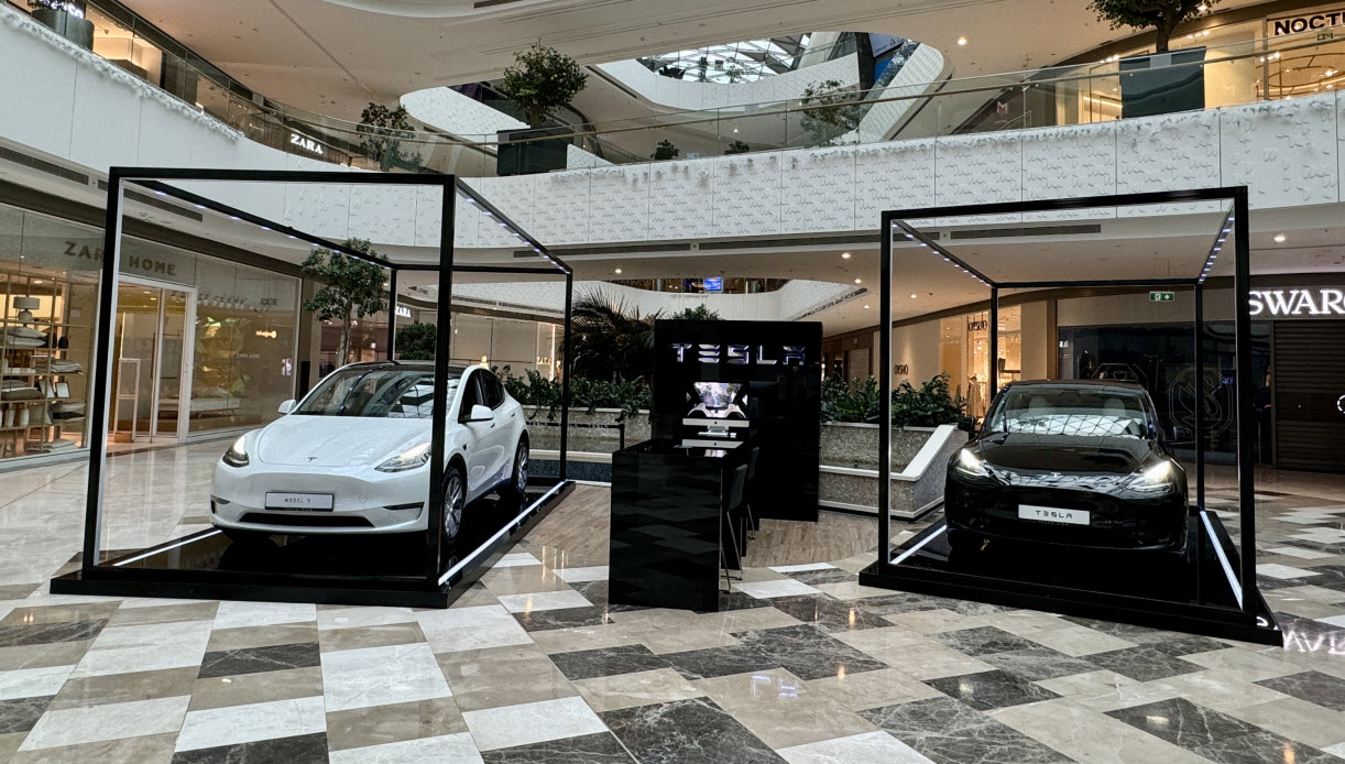 Tesla Opens New Pop-Up Store in Istanbul