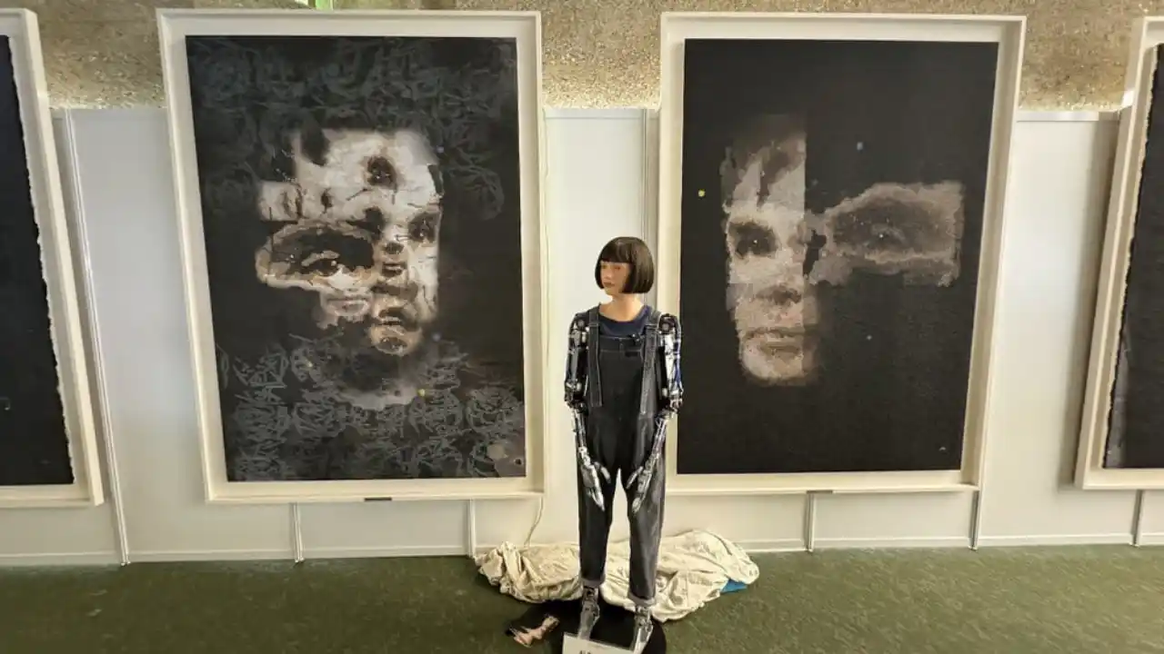 The picture drawn by the humanoid robot Ai-Da was sold for an astounding price!