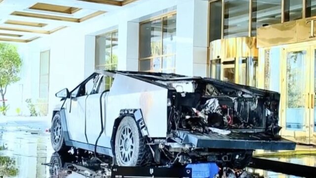 Shocking event: Tesla Cybertruck exploded like a bomb!