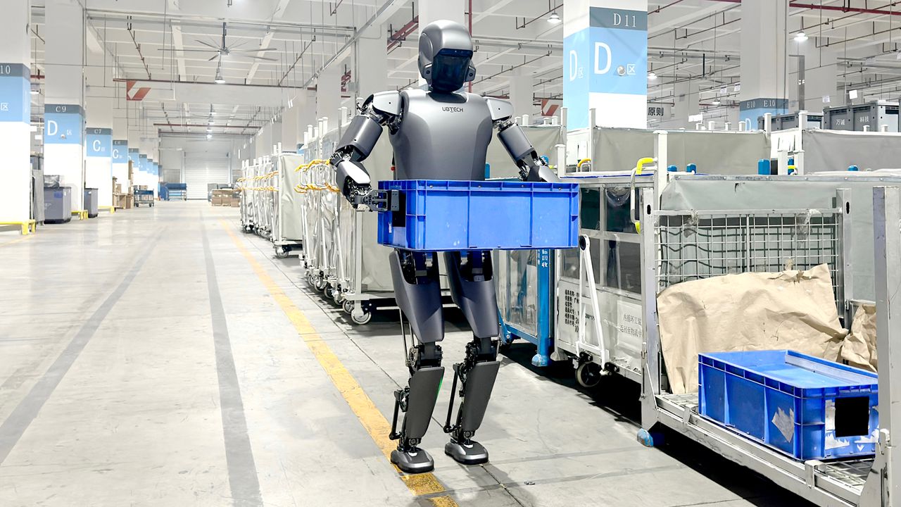 Humanoid robots take over iPhone production