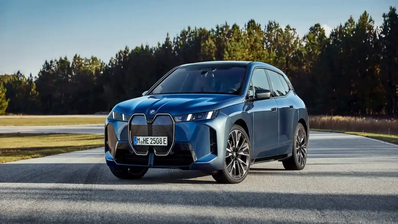 The new BMW i5 and iX series attracted with high range!