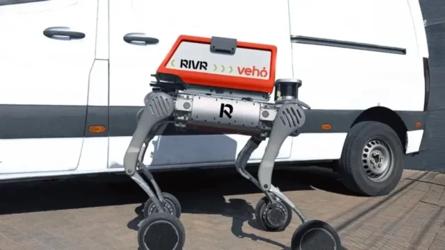 Robot dogs have started delivering packages!