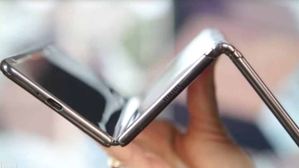 Samsung will come with a phone that folds three times