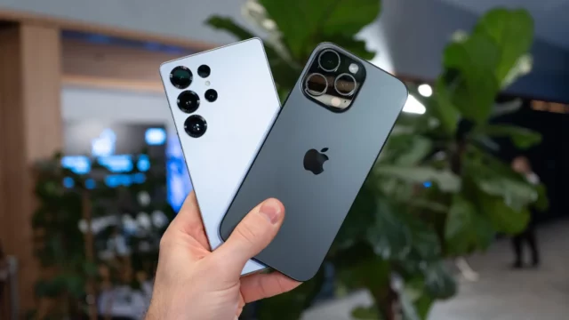 Apple is getting thicker, Samsung is getting thinner!