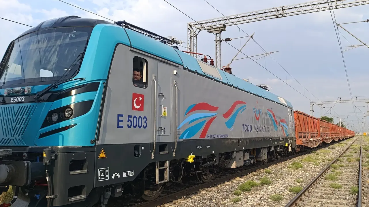 Electric locomotive completes maiden voyage