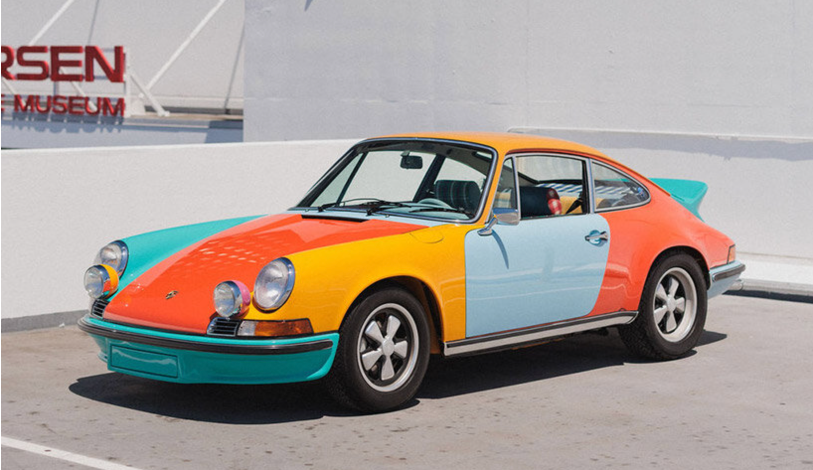 The Porsche 911 Carrera 2.7 RS has been redesigned.