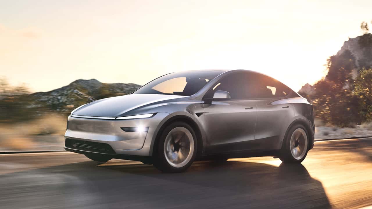 Tesla cuts Model Y price by $20,000 as sales plummet!