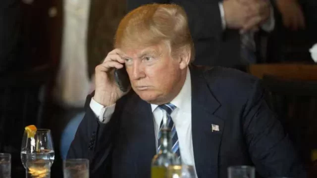 trump-mobile-fake-iphone-samsung-25