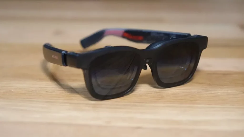 Smart-glasses-gen-z-2