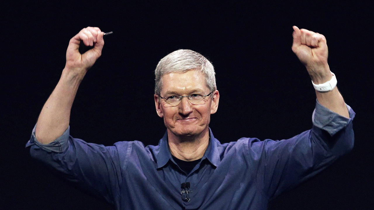 Apple shares soar with the iPhone 17