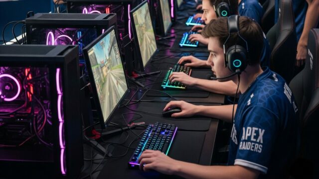 How Much Do E-Sports Players Earn?