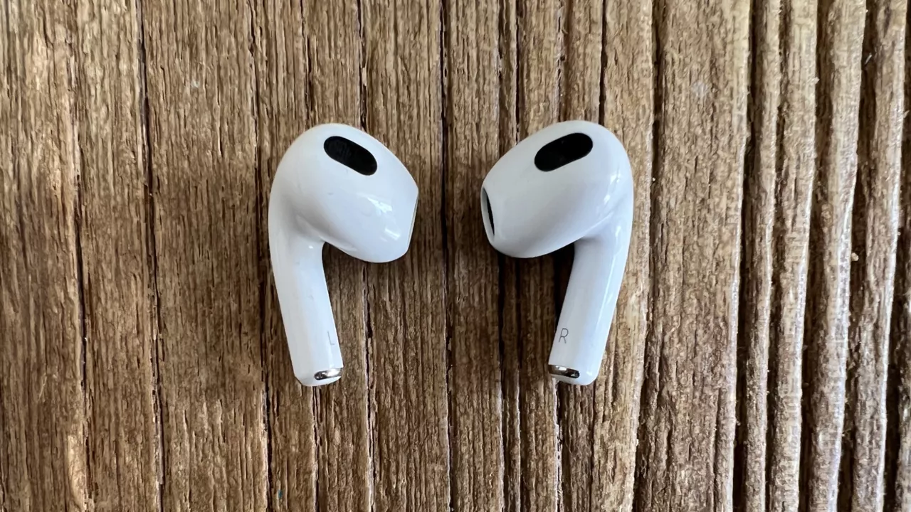 The first AirPods-controlled game is on the App Store!