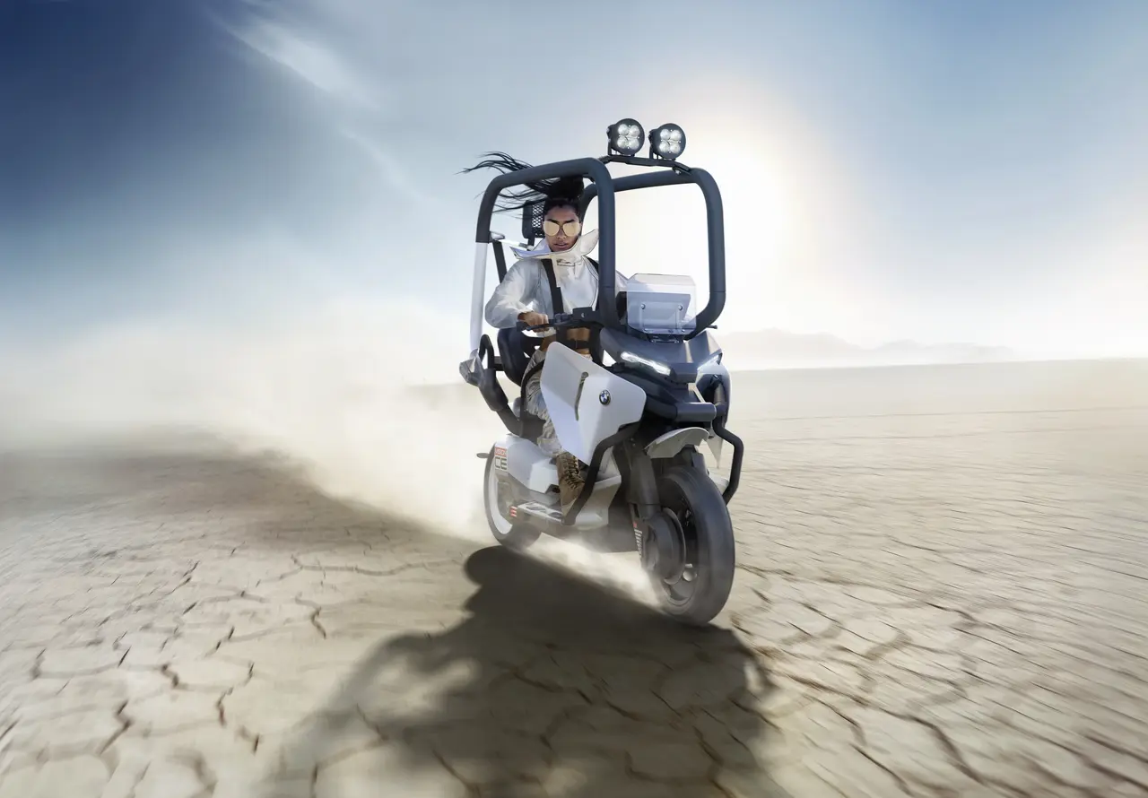 BMW unveils electric scooter