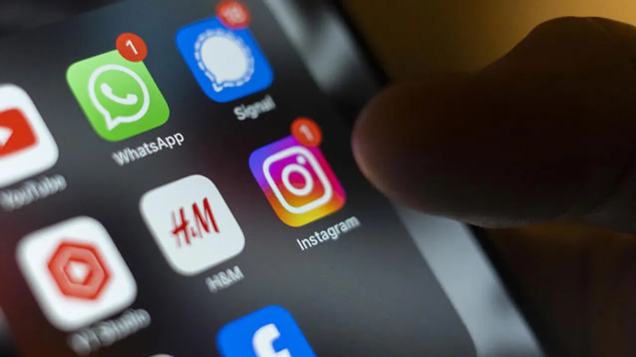iPhone-users-cyberattack-whatsapp-1