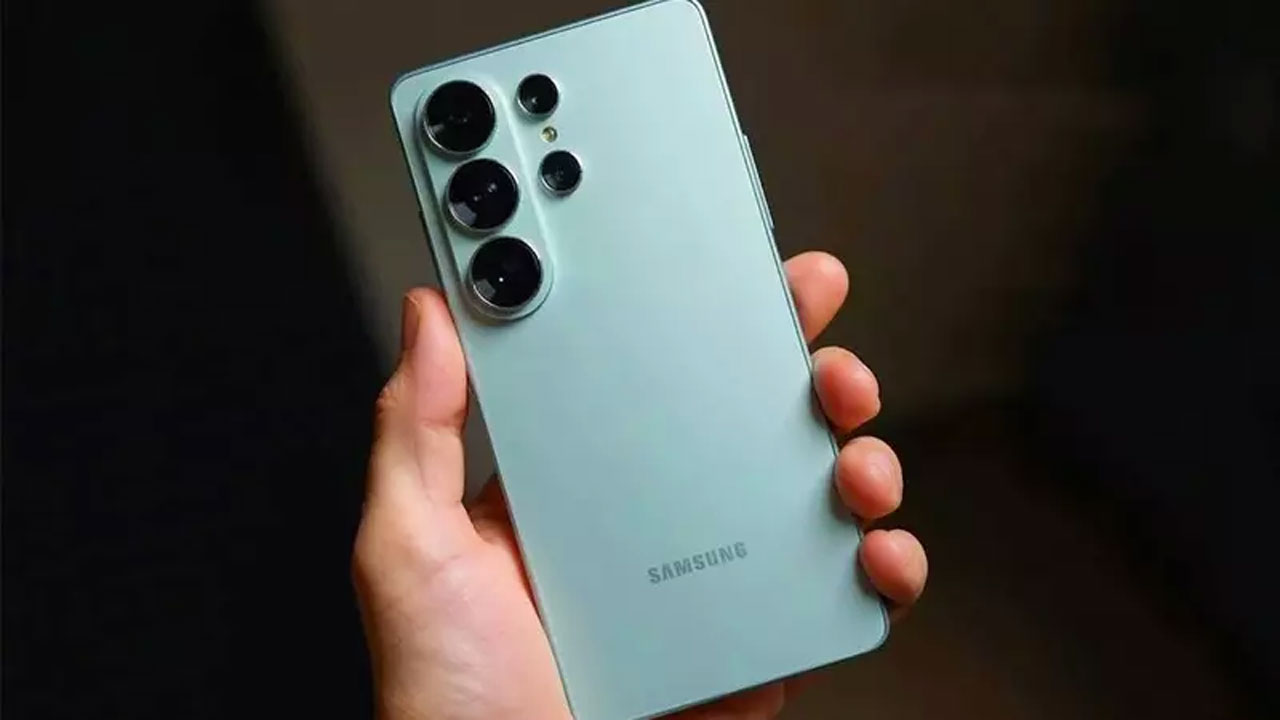 The first leak for One UI 9 has surfaced!