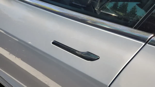 Tesla Model Y door handle crisis!