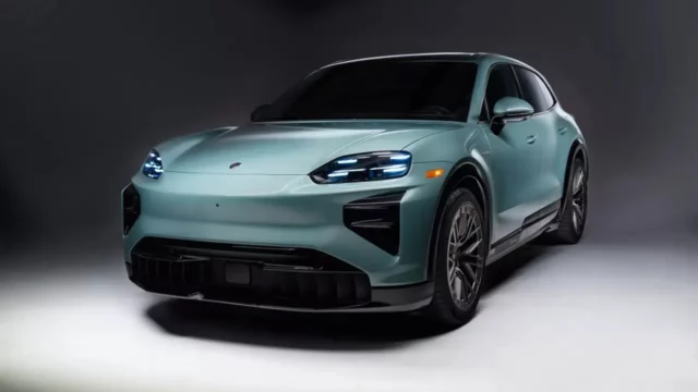 The electric Porsche Cayenne has been announced