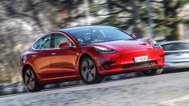 Tesla-fsd-1