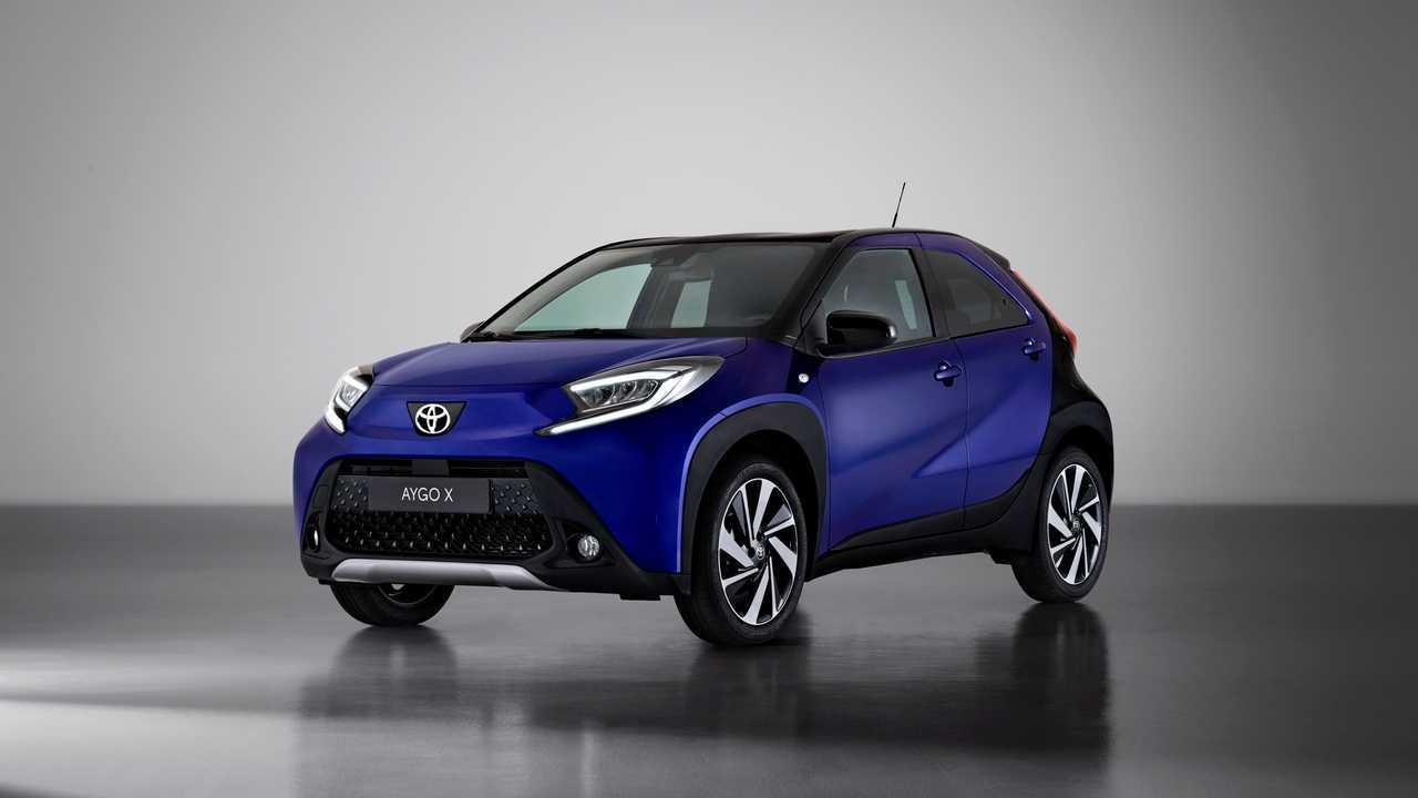 Aygo-X-Hybrid-1