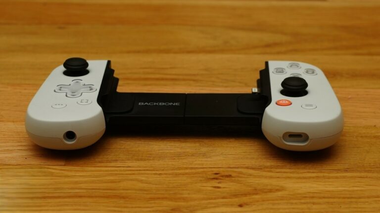Backbone-Pro-controller-1