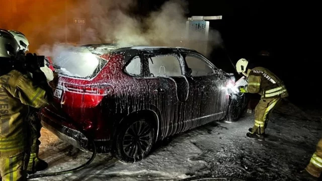 Togg T10X caught fire while charging in Sarıyer!