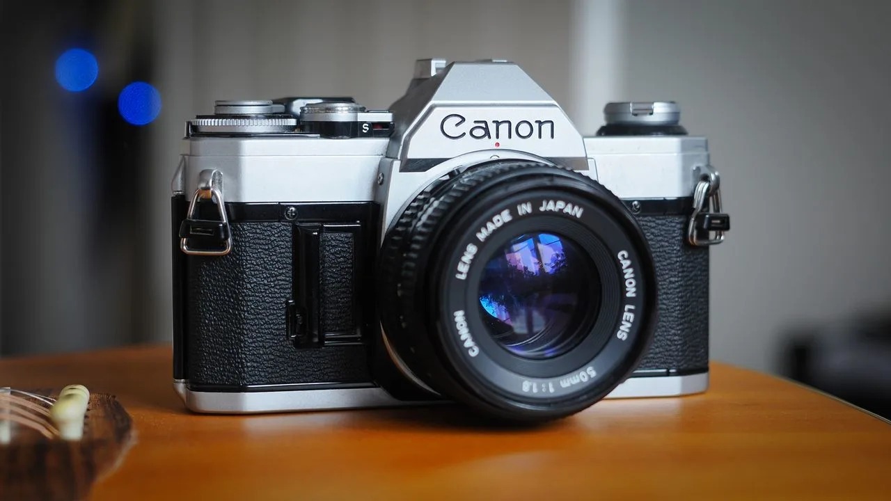 Canon-Retro-Camera-1